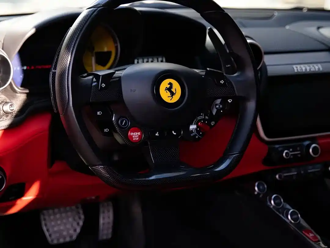 صورة 5 - Ferrari GTC4Lusso