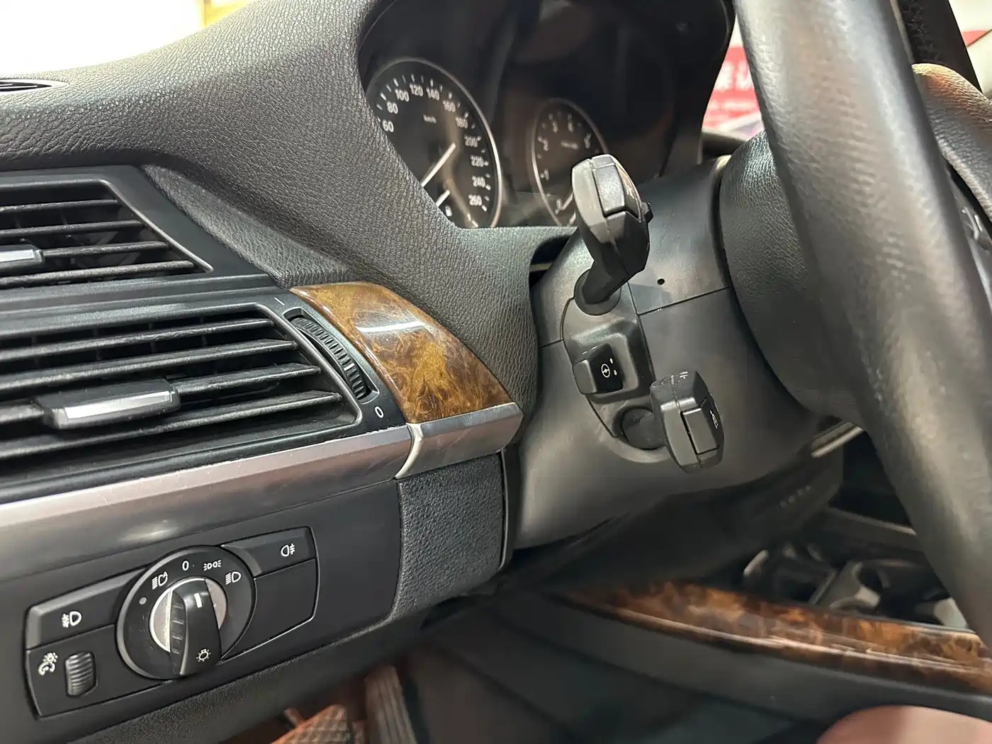 BMW X5 (Import) 2011 xDrive35i Leading Edition фото 17
