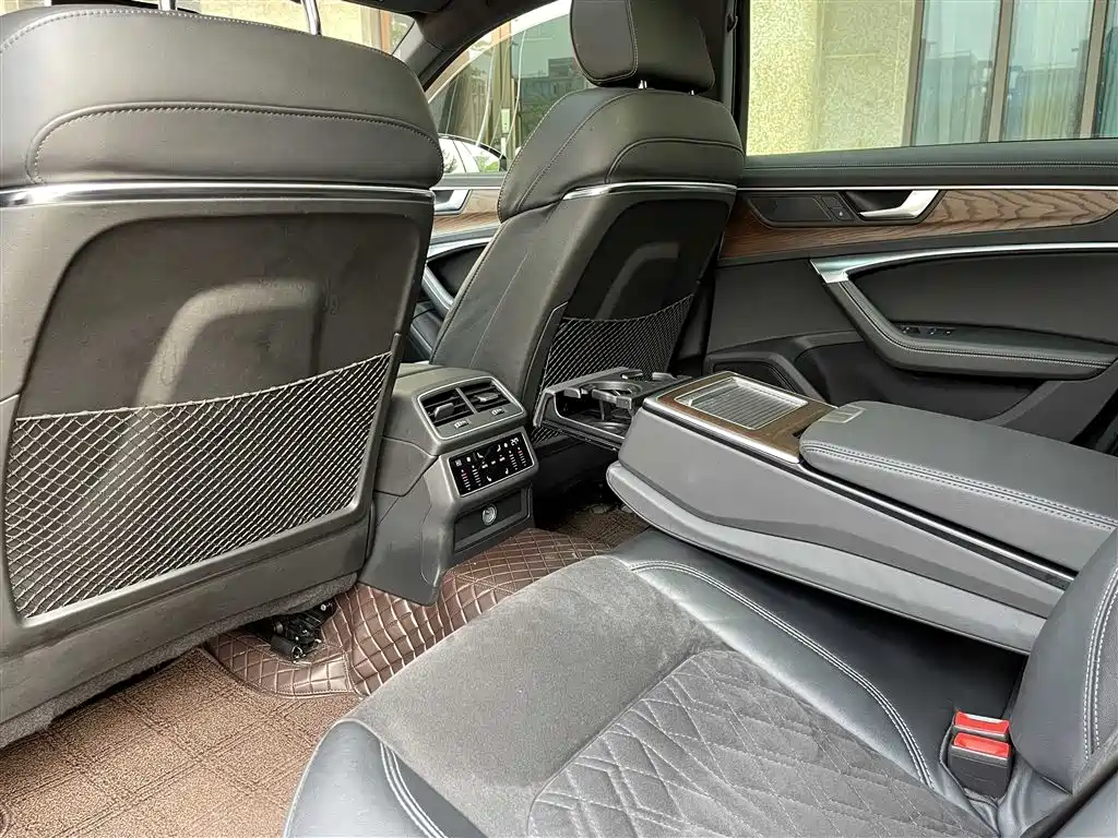 Audi A6L 2022 55 TFSI quattro Premium Dynamic фото 26
