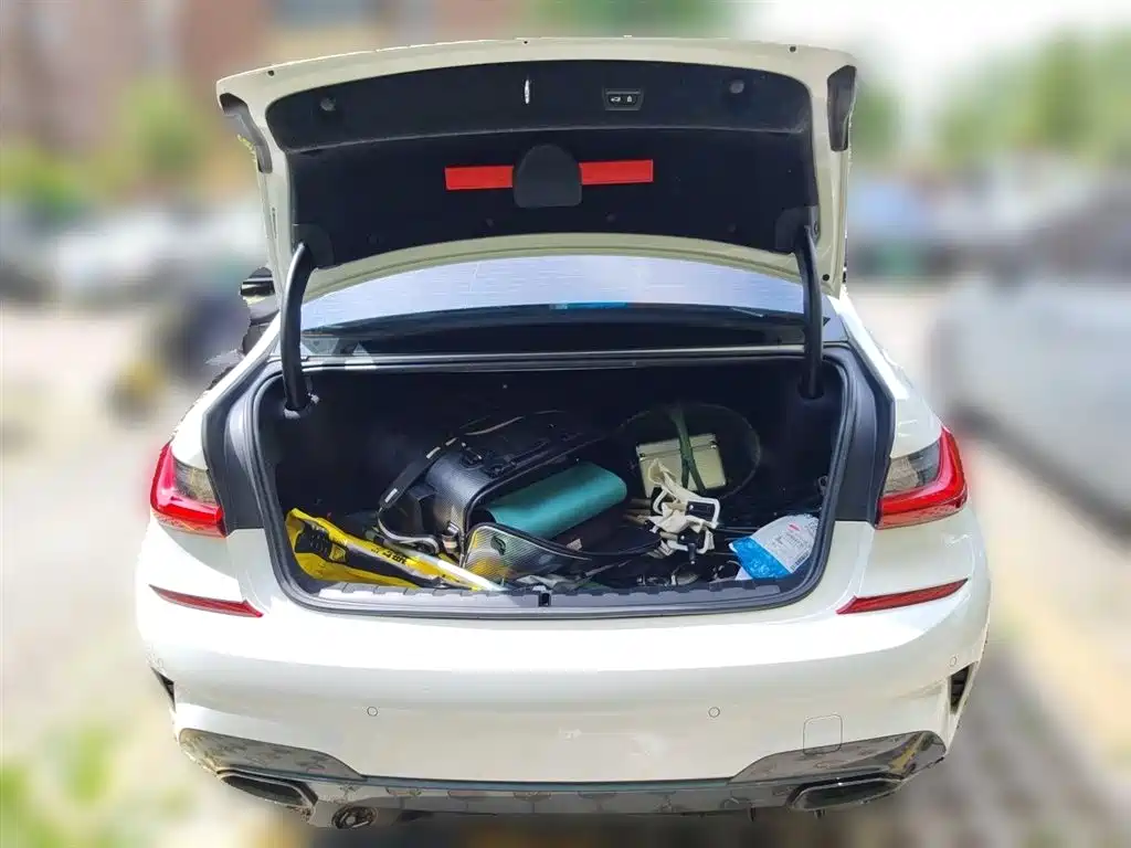 BMW 3-SERIES