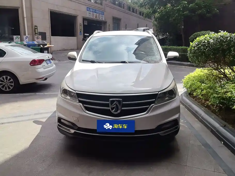Фото 2 - Baojun 730