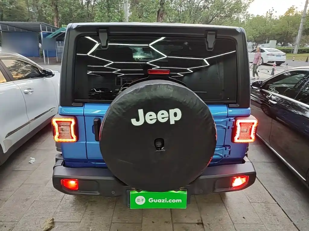 Фото 6 - Jeep Wrangler