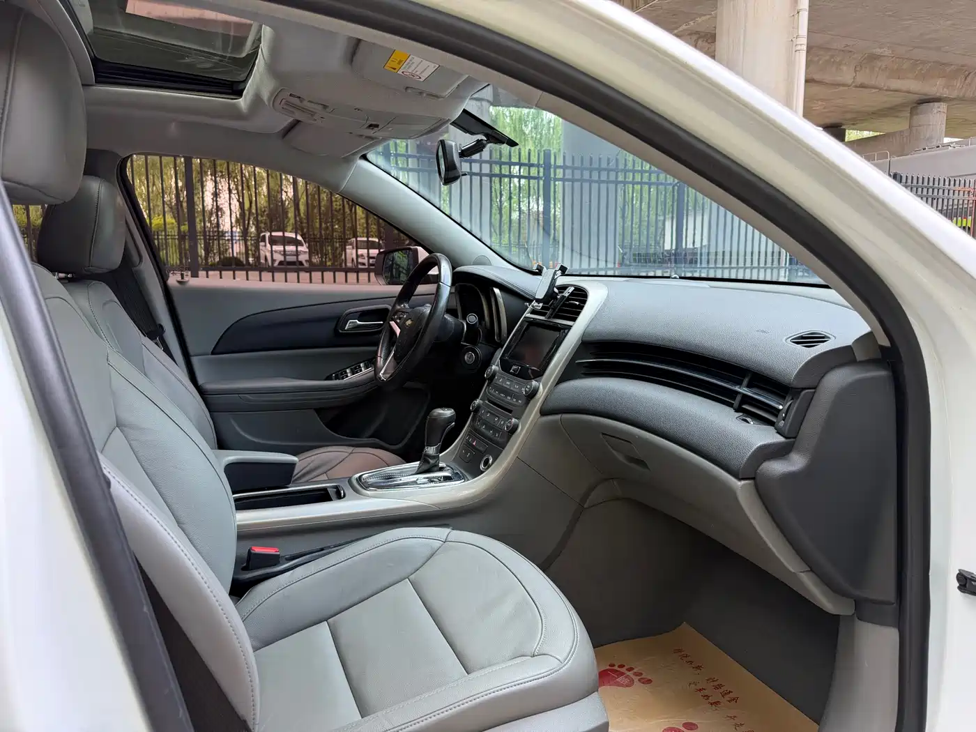 Chevrolet Malibu 2012 2.0L Automatic Luxury Edition фото 10