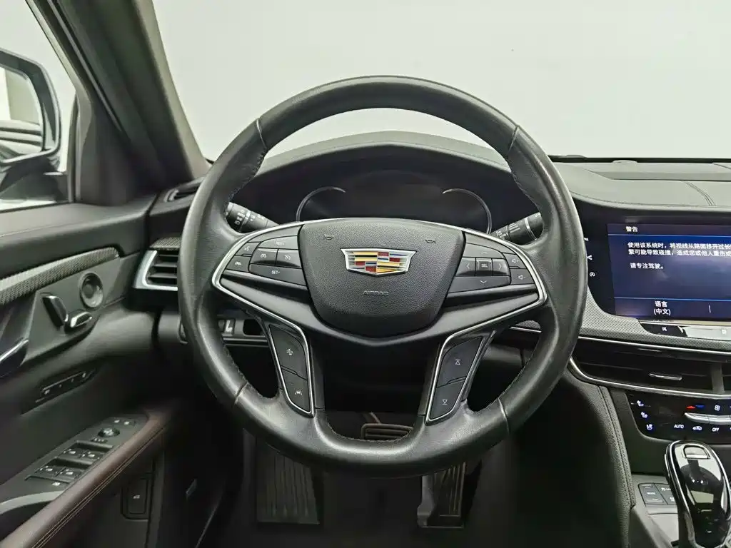 Фото 11 - Cadillac CT6