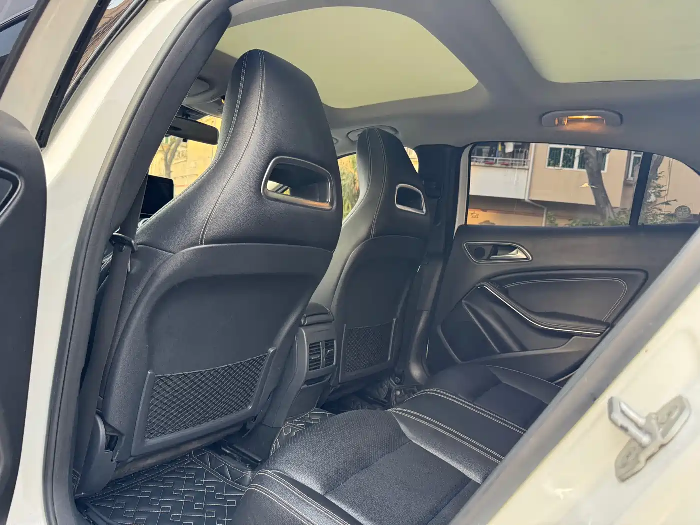 Mercedes-Benz GLA 2017 GLA 200 Dynamic фото 9