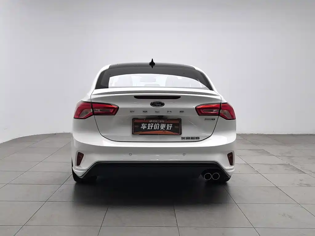 Фото 4 - Ford Focus