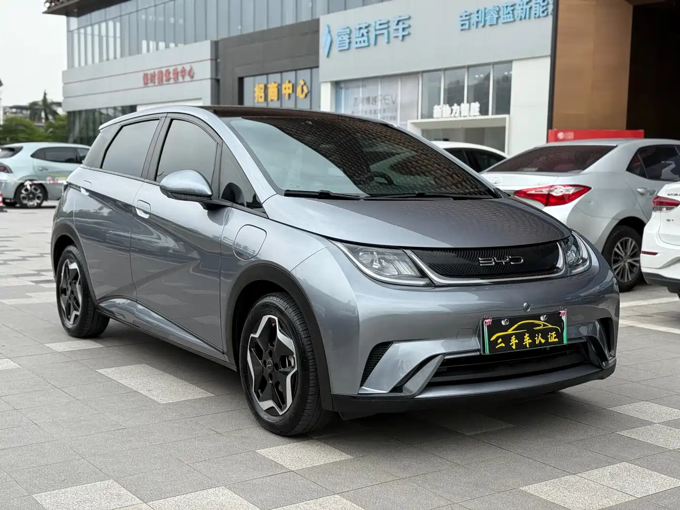 BYD Dolphin 2021 Model 405km Fashion Edition фото 3