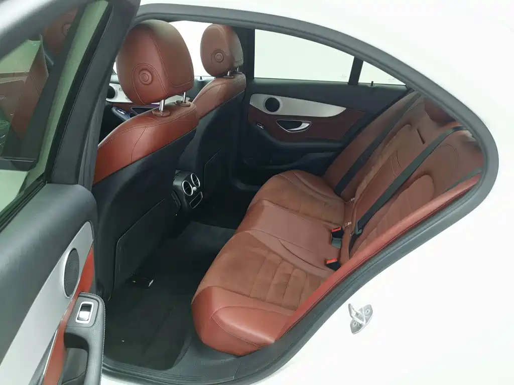 Photo 15 - Mercedes-Benz C-Class