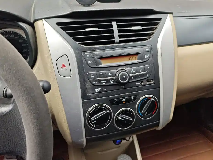 Venucia R50 2014 2013 1.6L Auto Fashion