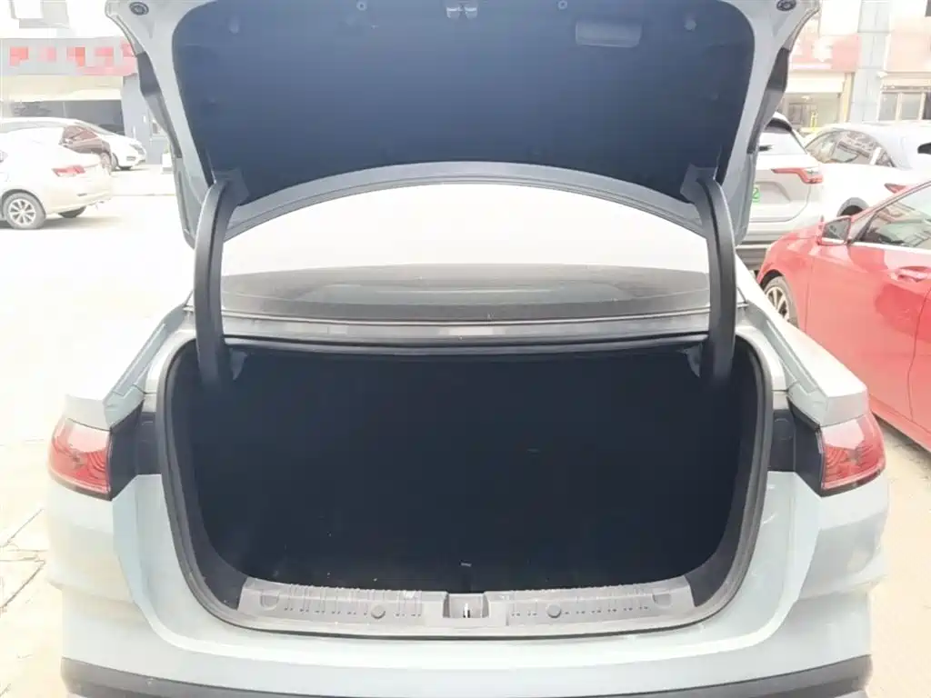 BYD Qin L 2024 DM-i 80KM Superior фото 19