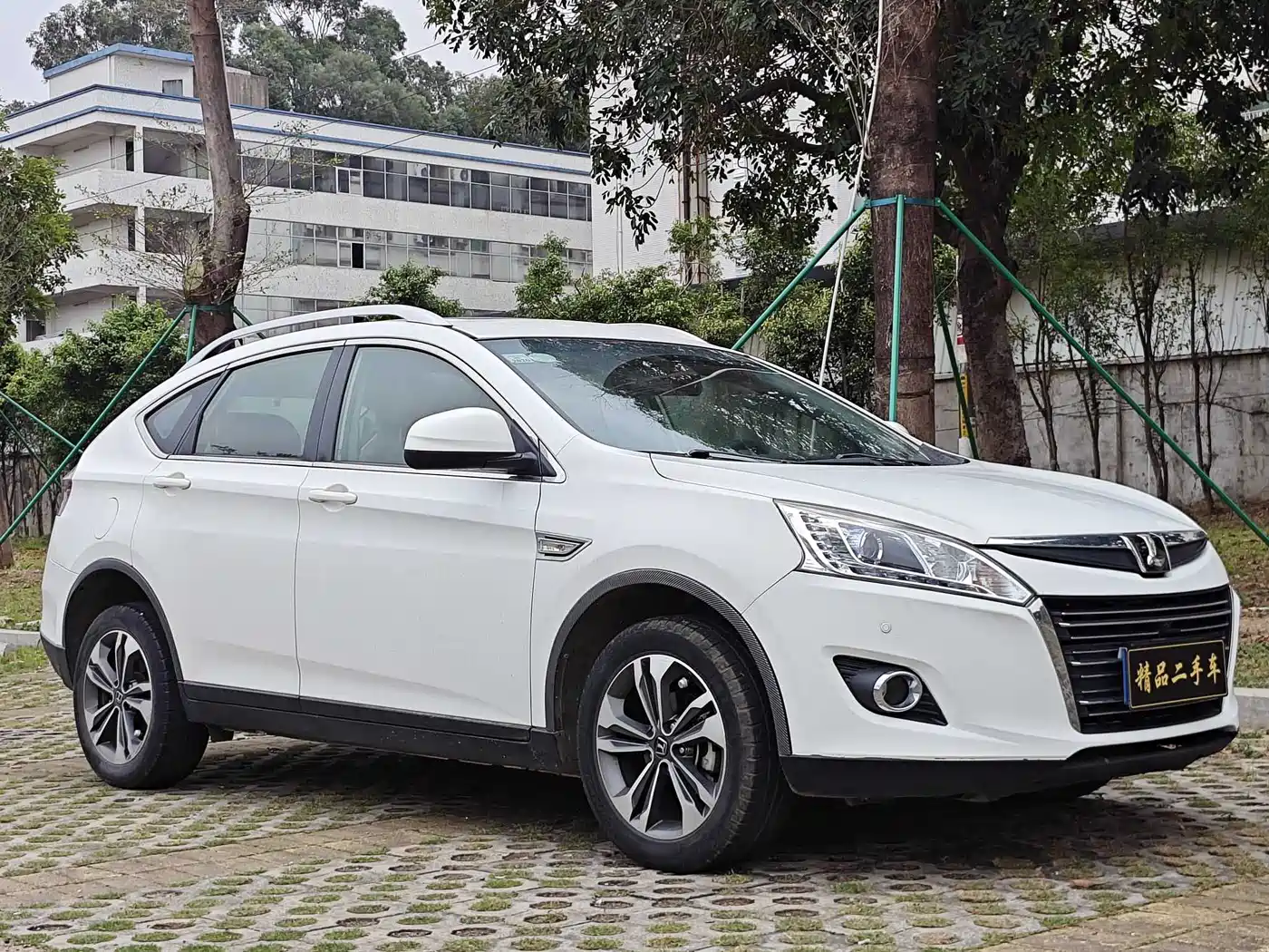 LUXGEN EXCELLENT 6 SUV