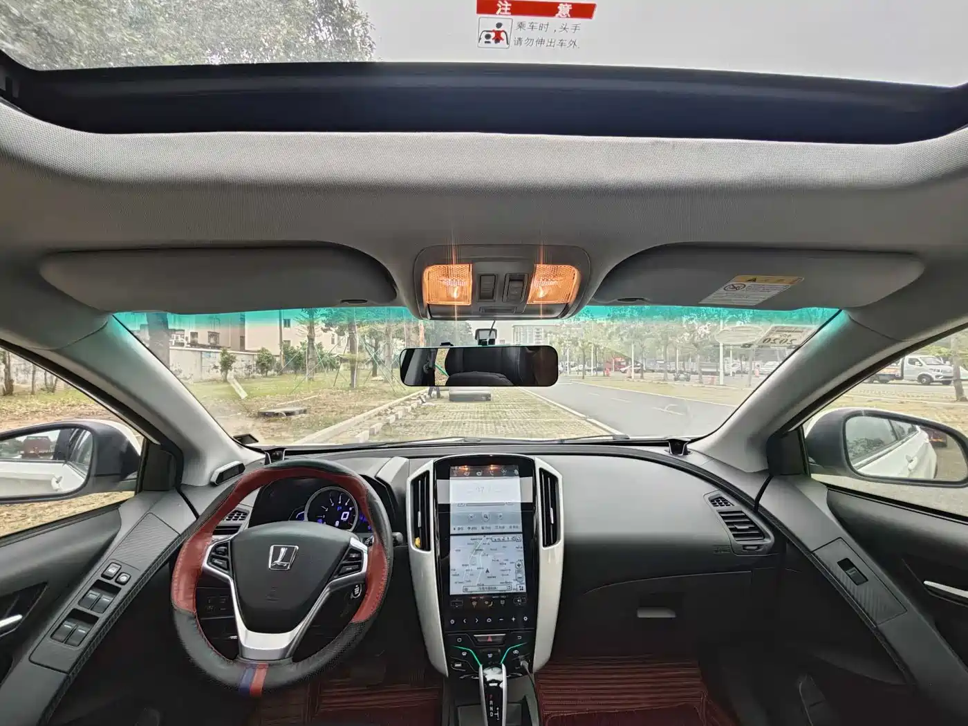 LUXGEN EXCELLENT 6 SUV