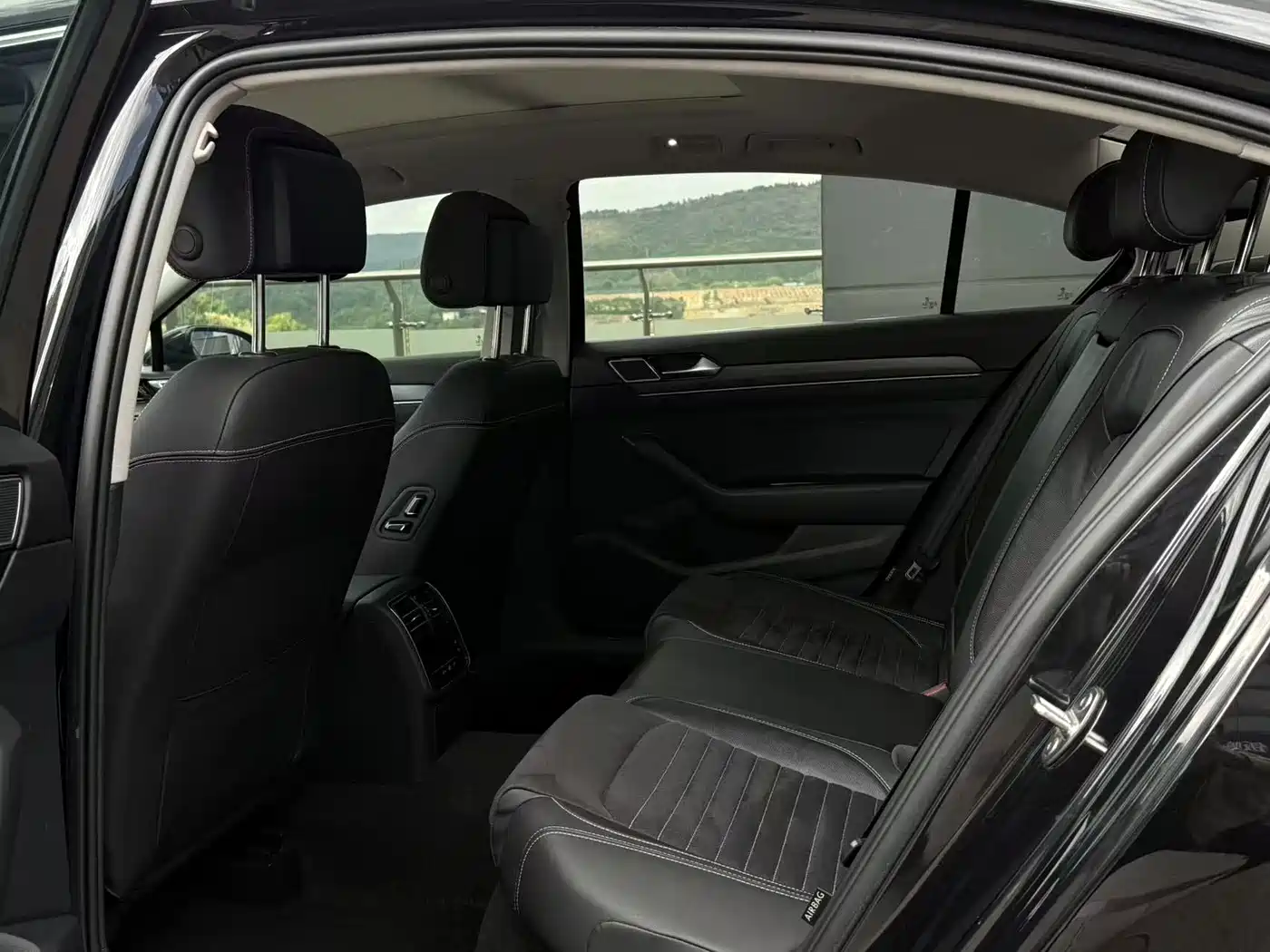 Volkswagen Magotan 2020 330TSI DSG Luxury фото 17