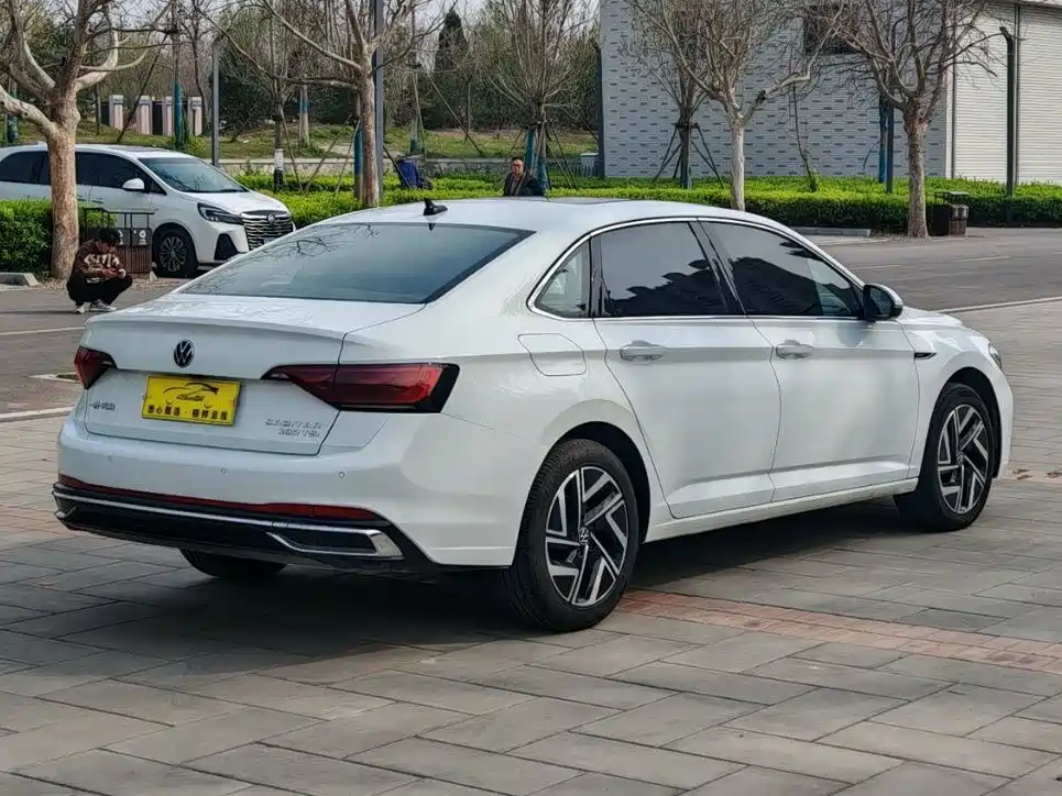 Volkswagen Sagitar 2023 Model Year 200TSI DSG Surpass Edition фото 4