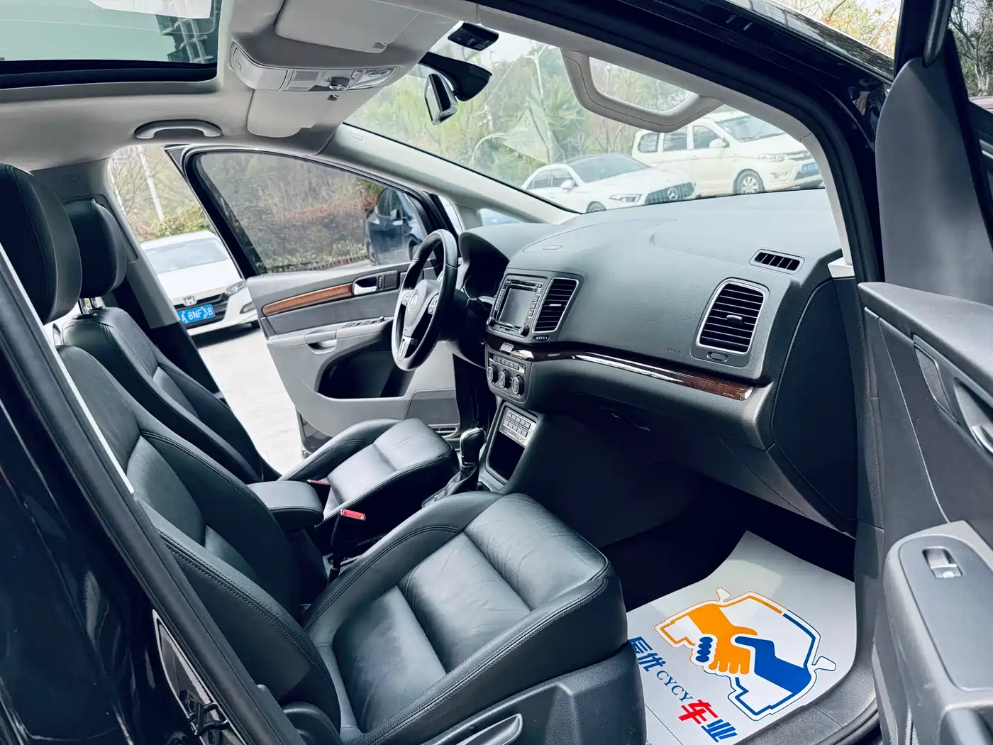 Volkswagen Sharan 2015 1.8TSI Comfort фото 11