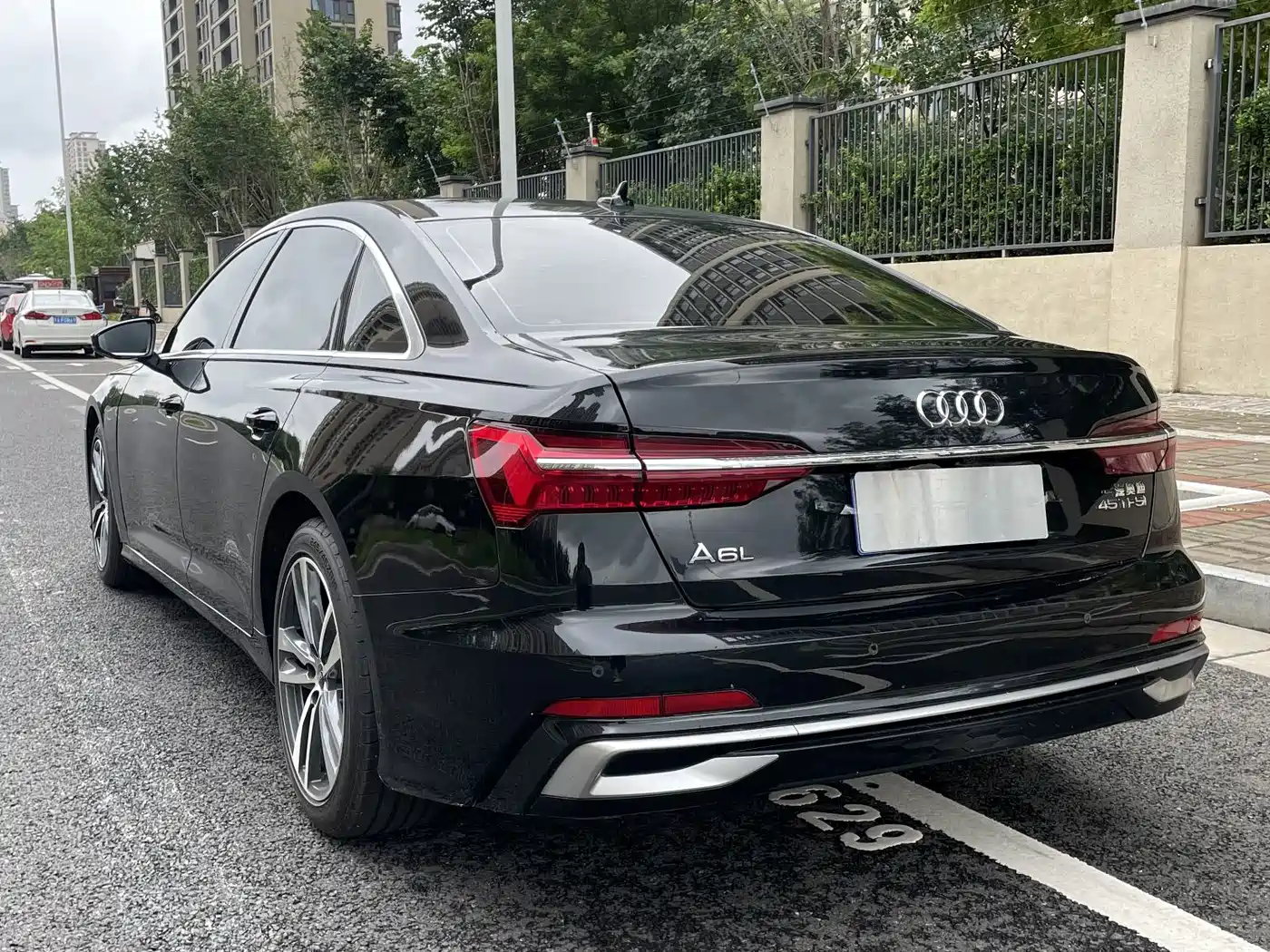 Фото 7 - Audi A6L