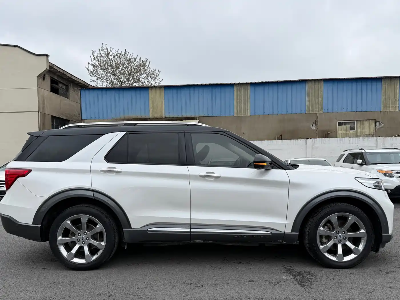 FORD EXPLORER