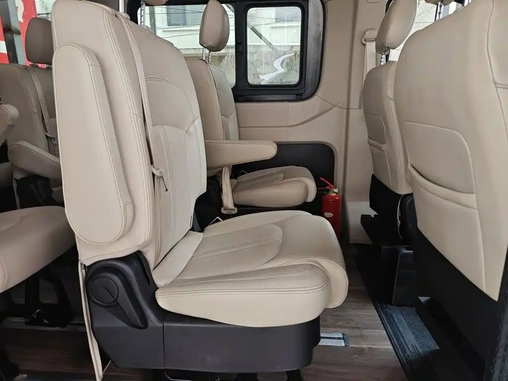 SAIC Maxus Xintu V90 2023 2022 2.0T Manual Zhida RWD Long Wheelbase High Roof Single Rear Tire 9-Seater