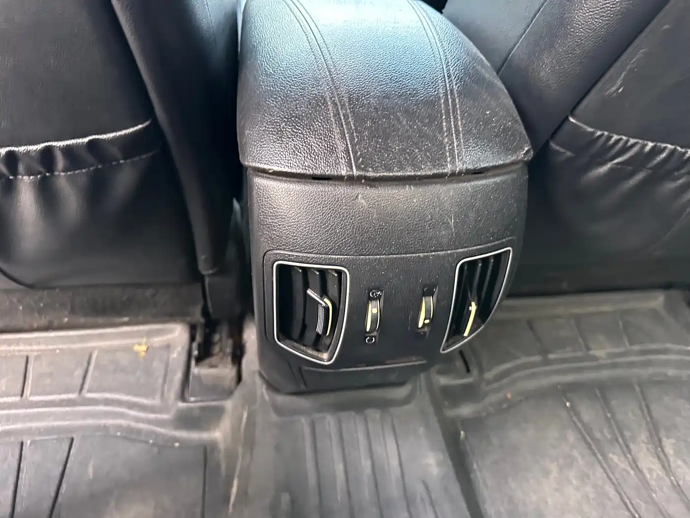 Hyundai Sonata 2011 2.0L Auto Leading Edition фото 8