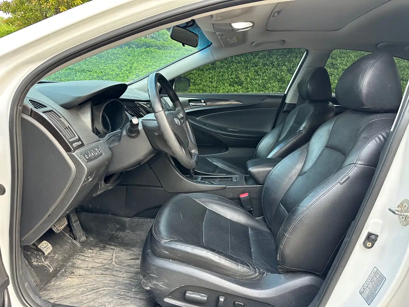 Hyundai Sonata 2011 2.0L Auto Leading Edition фото 4