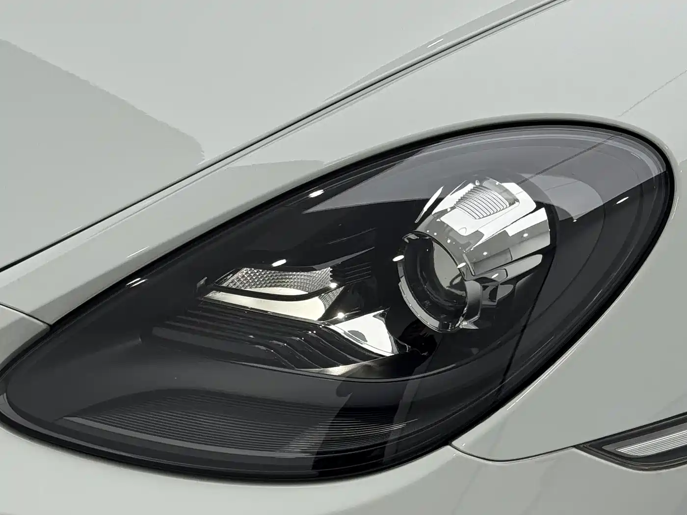 Porsche 718 2019 Boxster T 2.0T фото 11