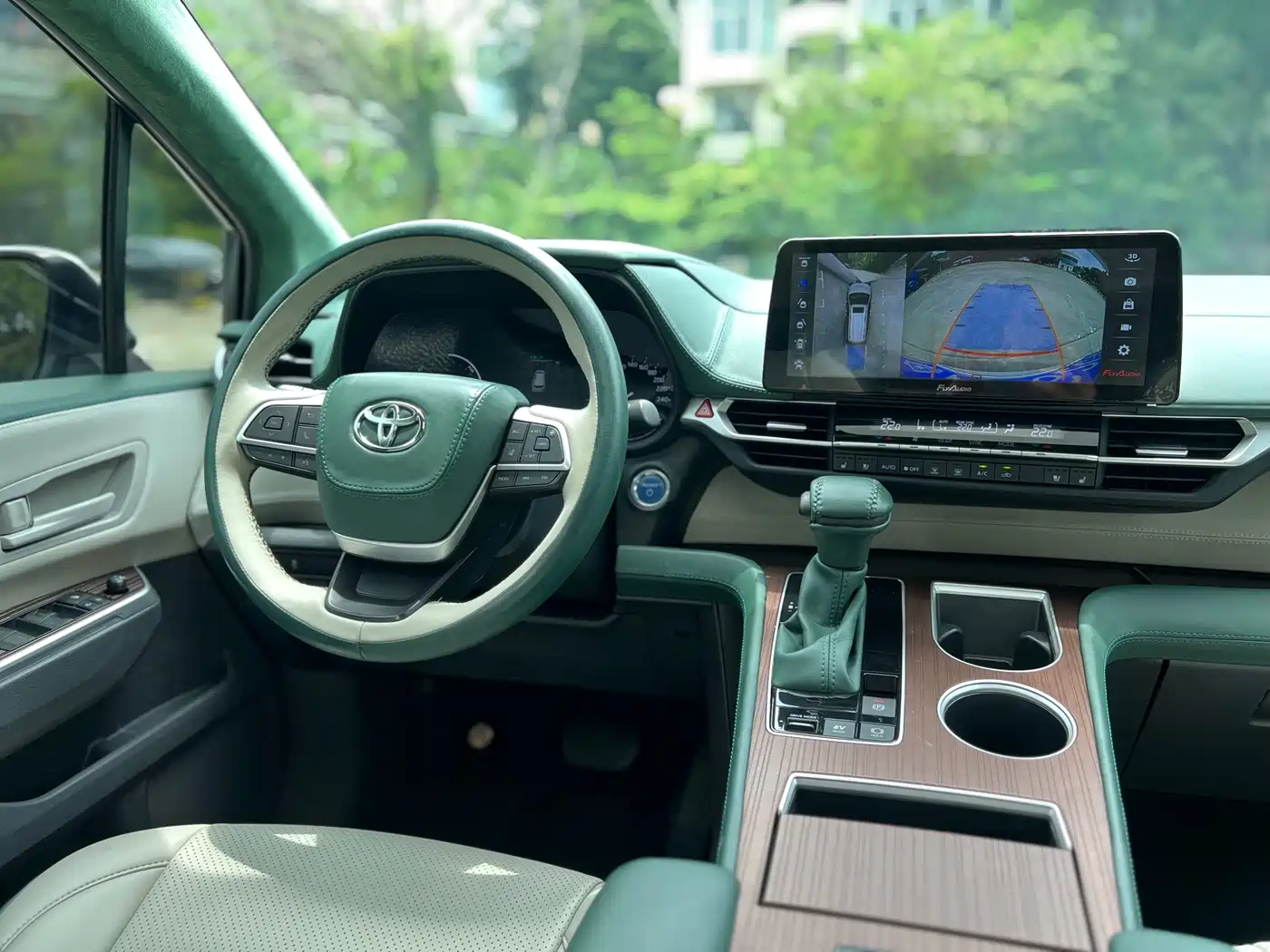 Toyota Sienna 2021 2.5L Hybrid Comfort Edition фото 8
