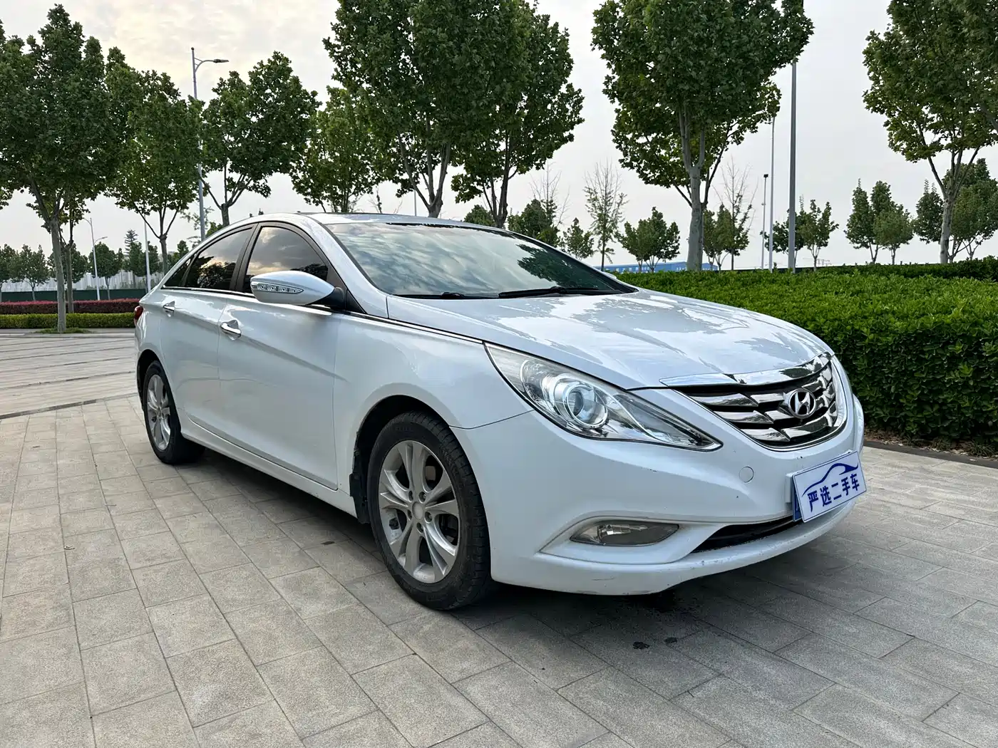 Hyundai Sonata 2011 2.0L Auto Leading Edition фото 3