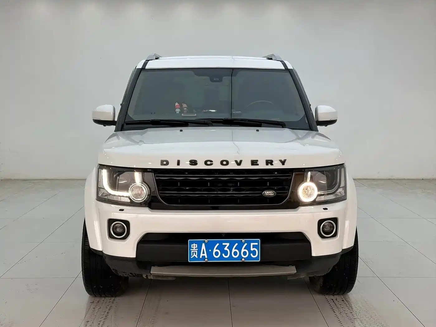 Land Rover Discovery 2015 3.0 SDV6 HSE Diesel фото 2