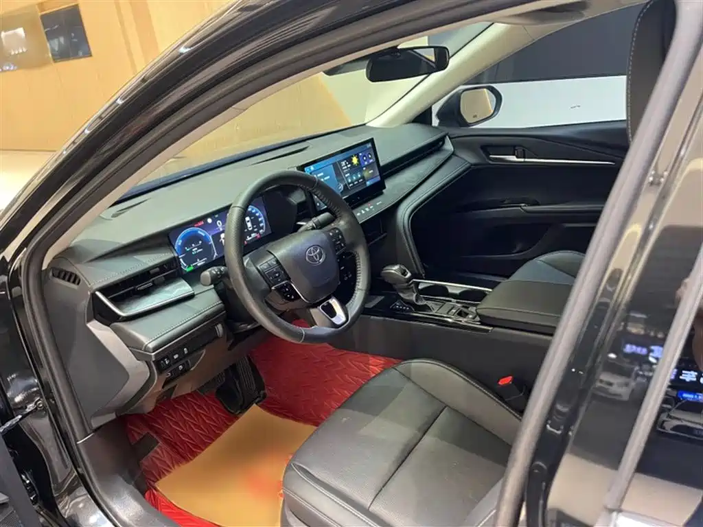 Toyota Camry 2024 Hybrid 2.0HG Premium Edition фото 7
