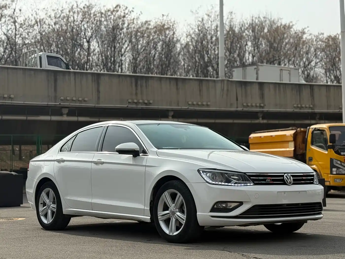 Volkswagen Lamando 2018 230TSI DSG Trend Edition фото 3