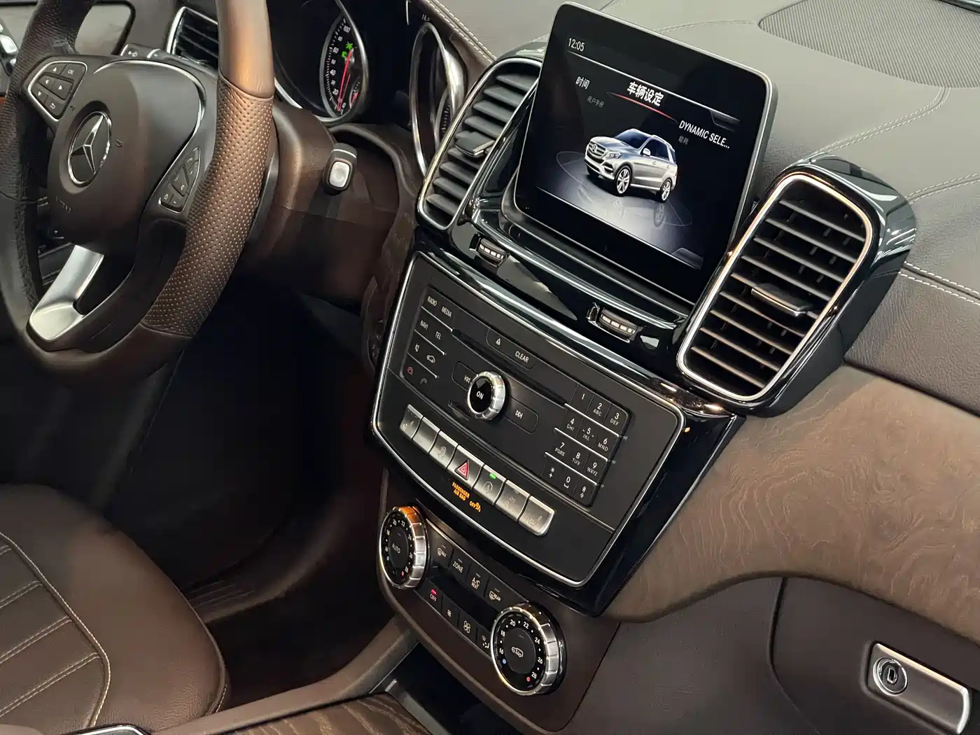 Mercedes-Benz GLE 2018 GLE 400 4MATIC Ultimate Edition фото 26