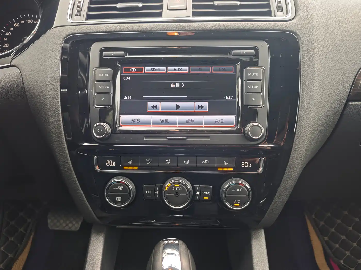 Volkswagen Sagitar 2015 230TSI Automatic Luxury фото 12