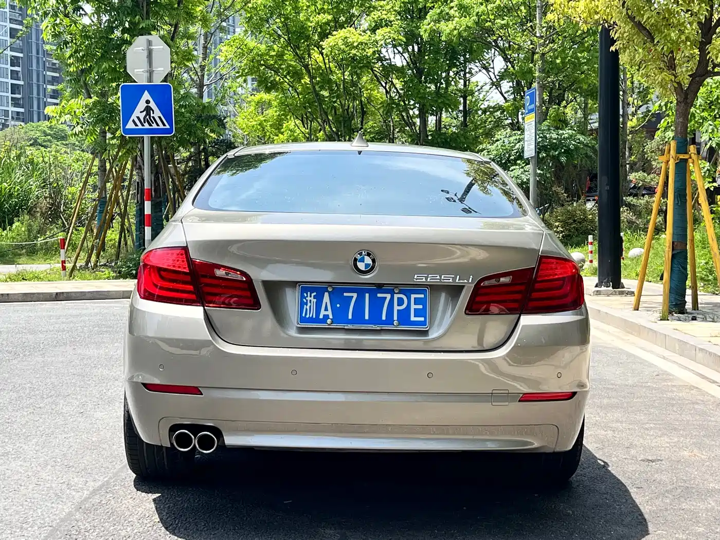 BMW 5 Series 2011 523Li Luxury фото 6