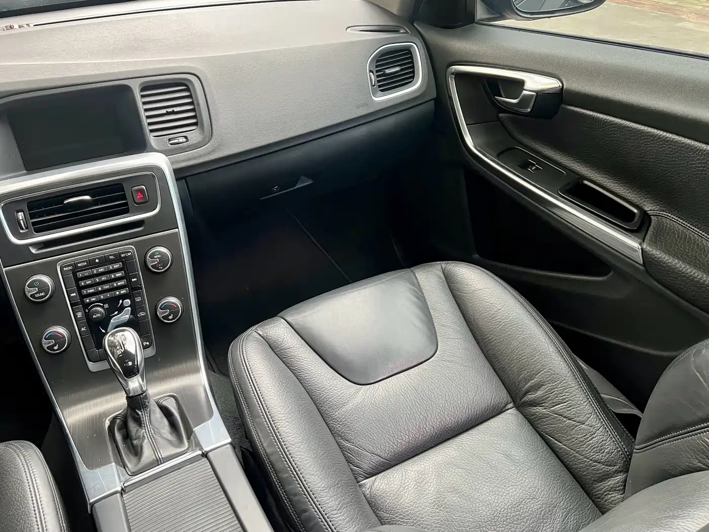 Volvo V60 2013 2014 T5 Zhiyi Edition