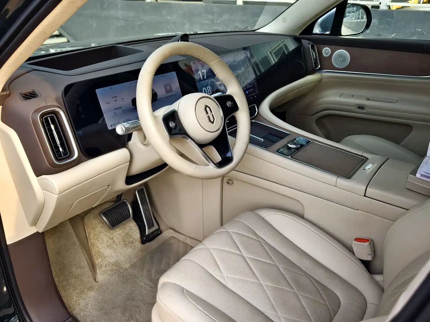 AITO Wenjie AITO M9 2024 Extended Range Ultra 42kWh 6-Seater фото 10