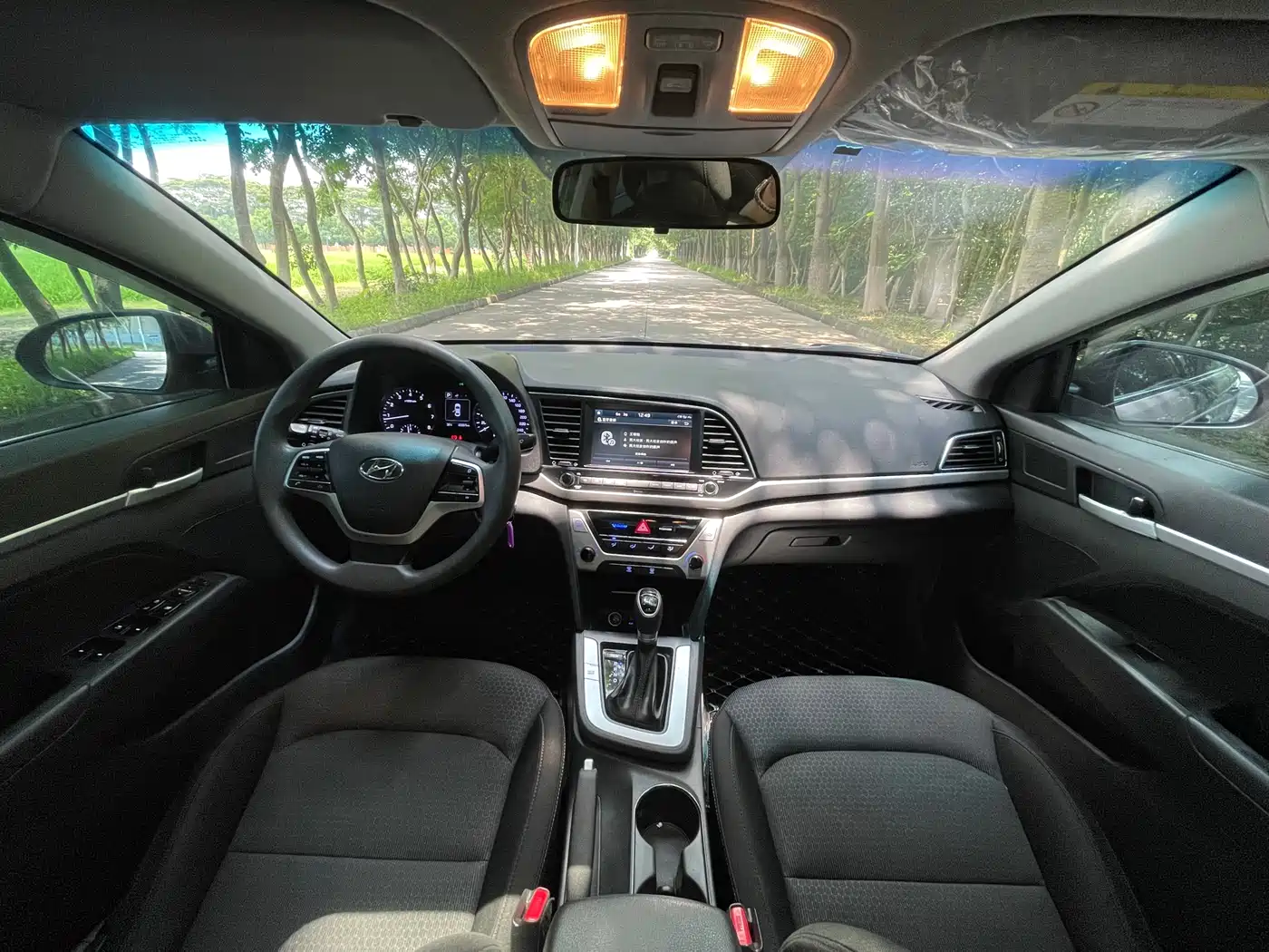 Hyundai Elantra 2016 Model 1.6L Automatic Smart Elite фото 12