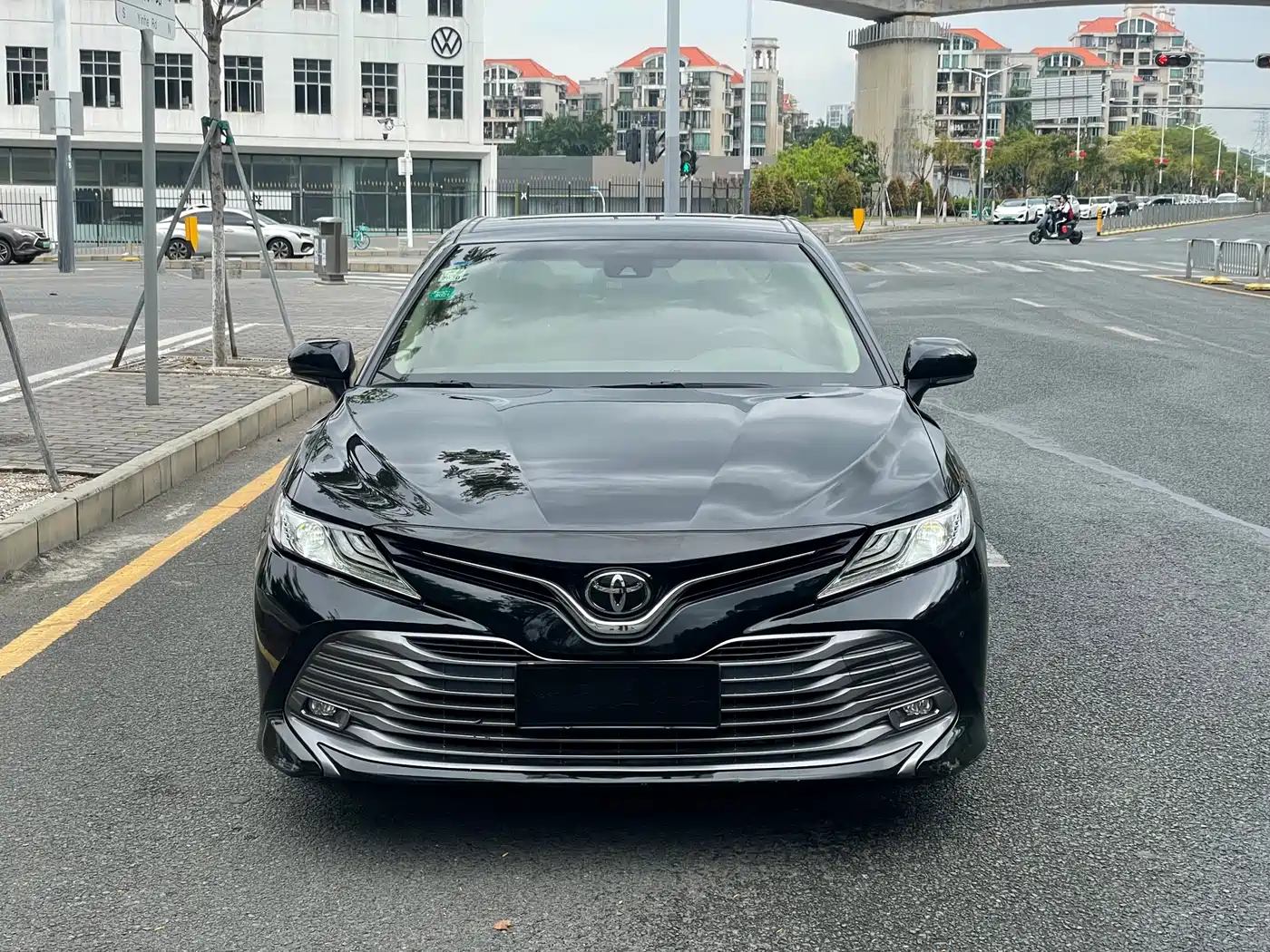 Toyota Camry 2018 2.5G Luxury Edition фото 2