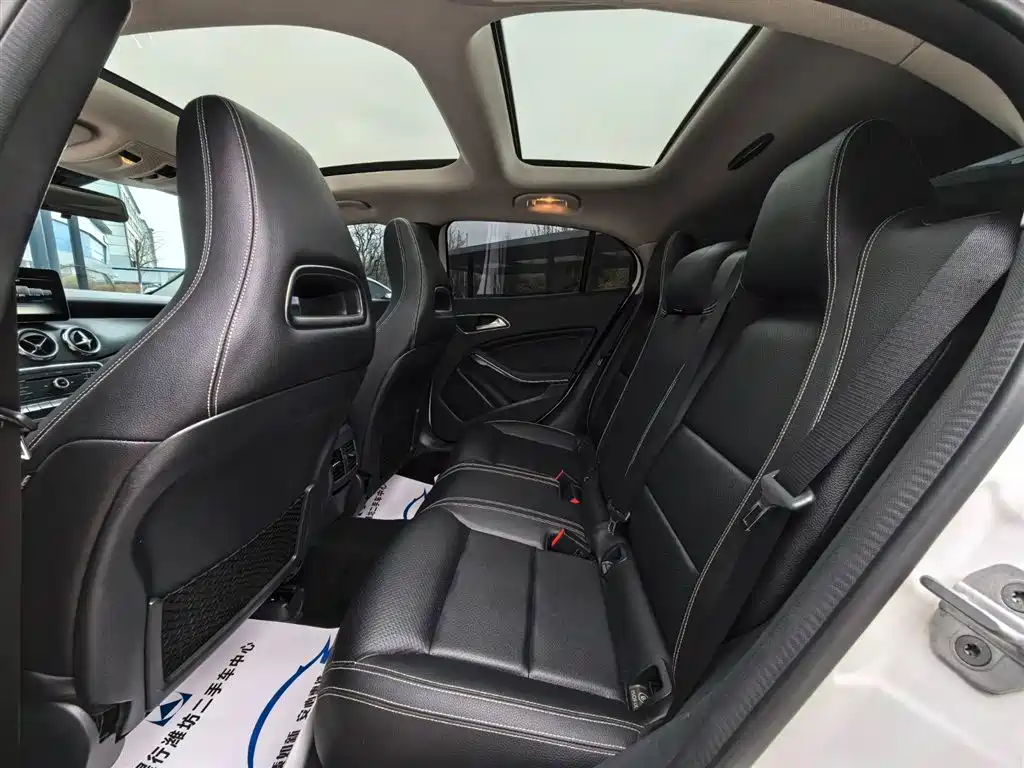 Mercedes-Benz GLA 2017 GLA 220 4MATIC Fashion фото 13