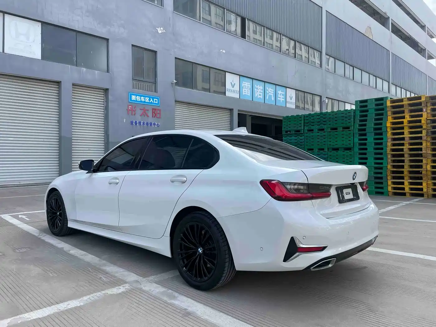 BMW 3 Series 2020 325Li Launch Edition фото 7