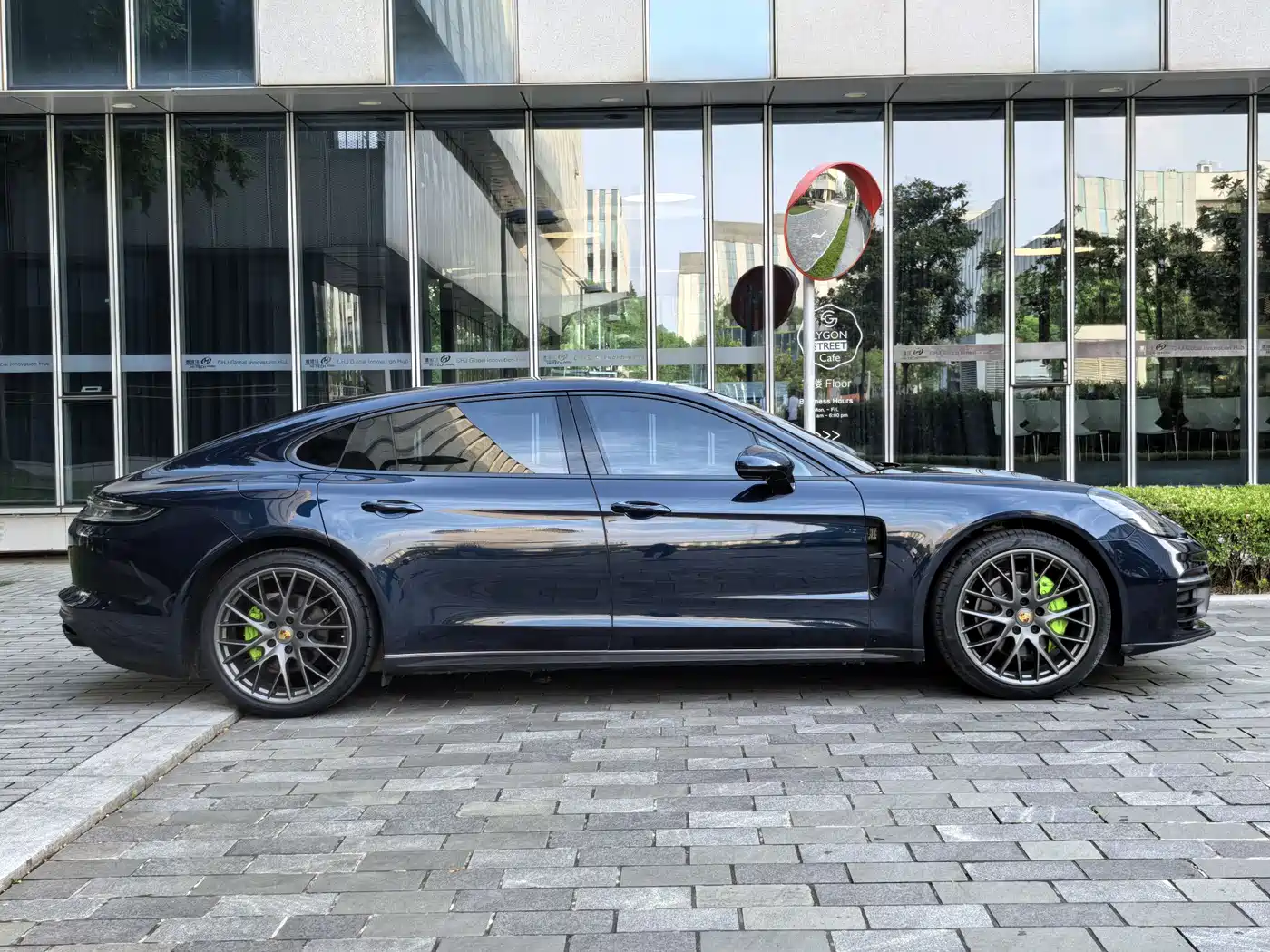 PORSCHE PANAMERA