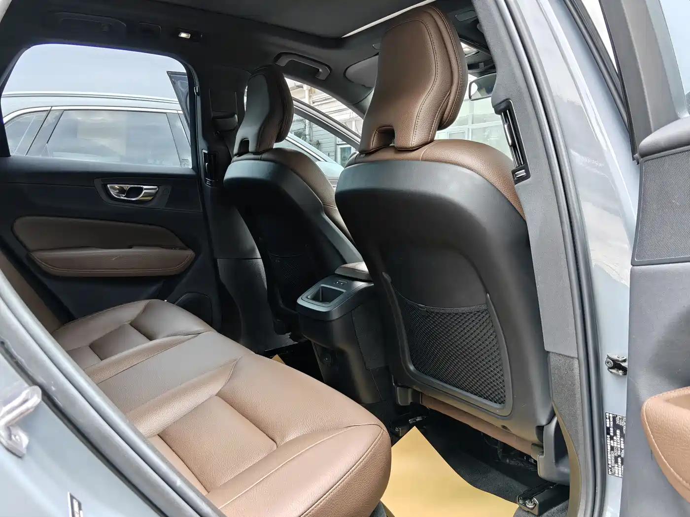  Volvo Volvo XC60 2022 B5 AWD R-Design 4