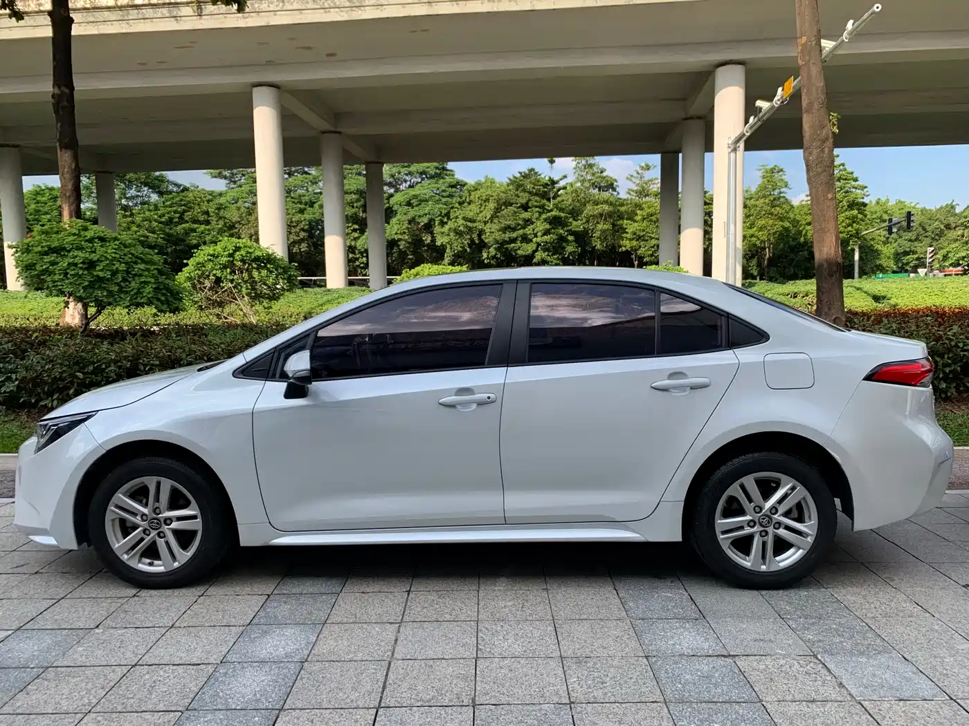 Toyota Levin 2021 185T CVT Luxury Edition фото 4