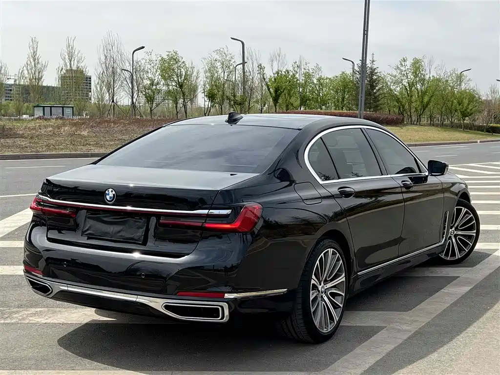 BMW 7-SERIES