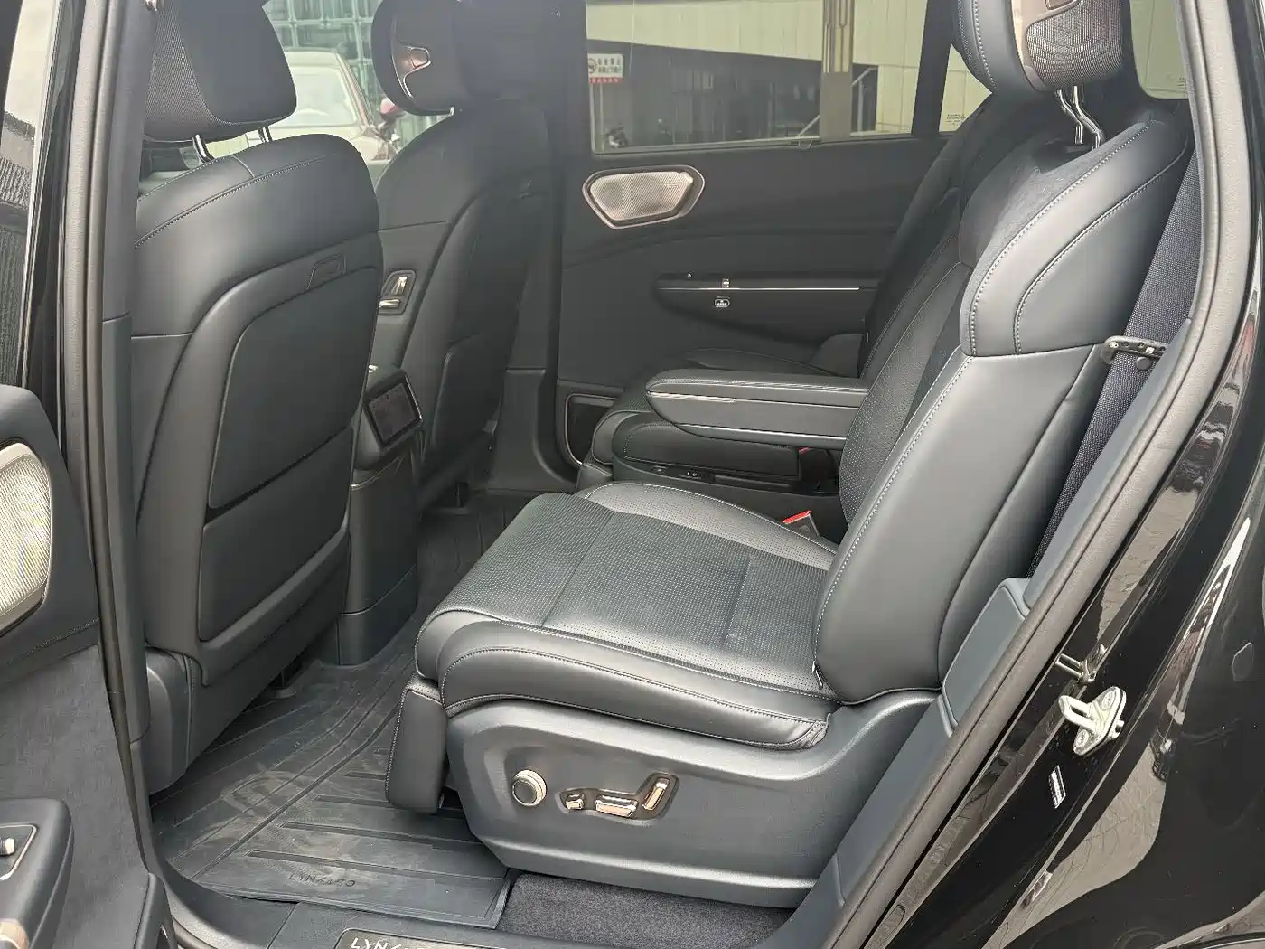Lynk & Co 900 2025 2.0T Explorer Edition фото 9