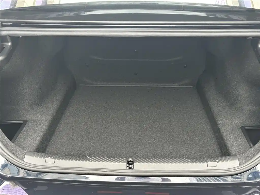 BMW 5 Series 2024 525Li M Sport Package фото 24