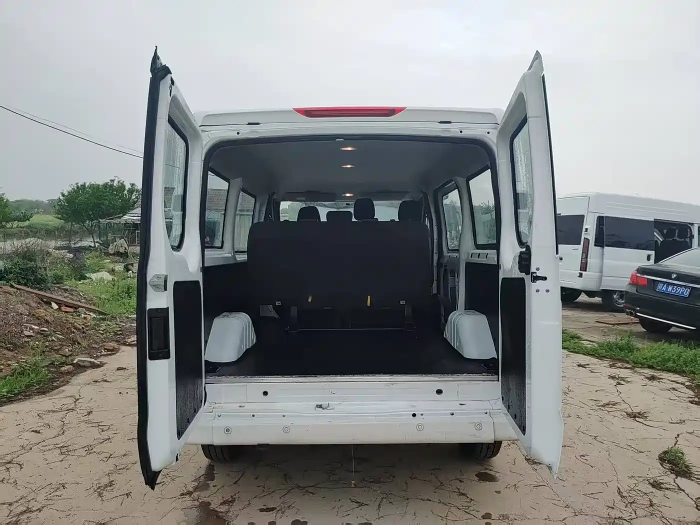 Jiangling JMC Fushun 2025 Model 2.0T 6MT Diesel Short Wheelbase Low Roof Commercial MPV 5/6 Seats with Dual Swing Doors фото 9