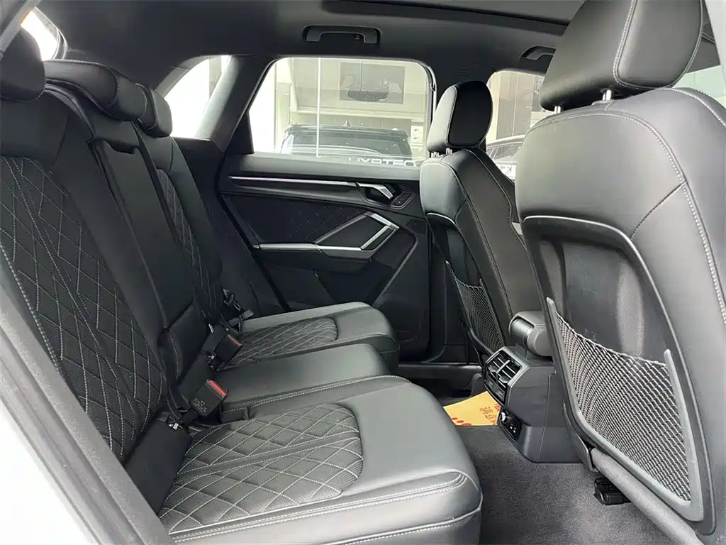 Audi Q3 2024 35 TFSI Fashion Elegance фото 7