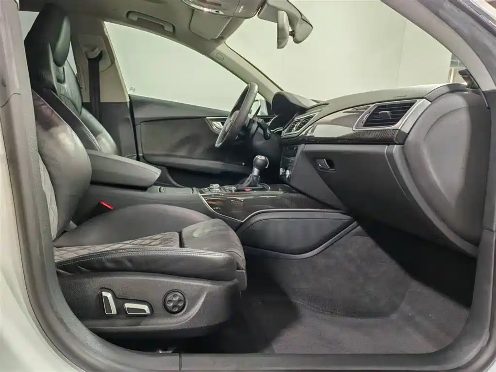 Audi S7 2016 4.0 TFSI quattro фото 7