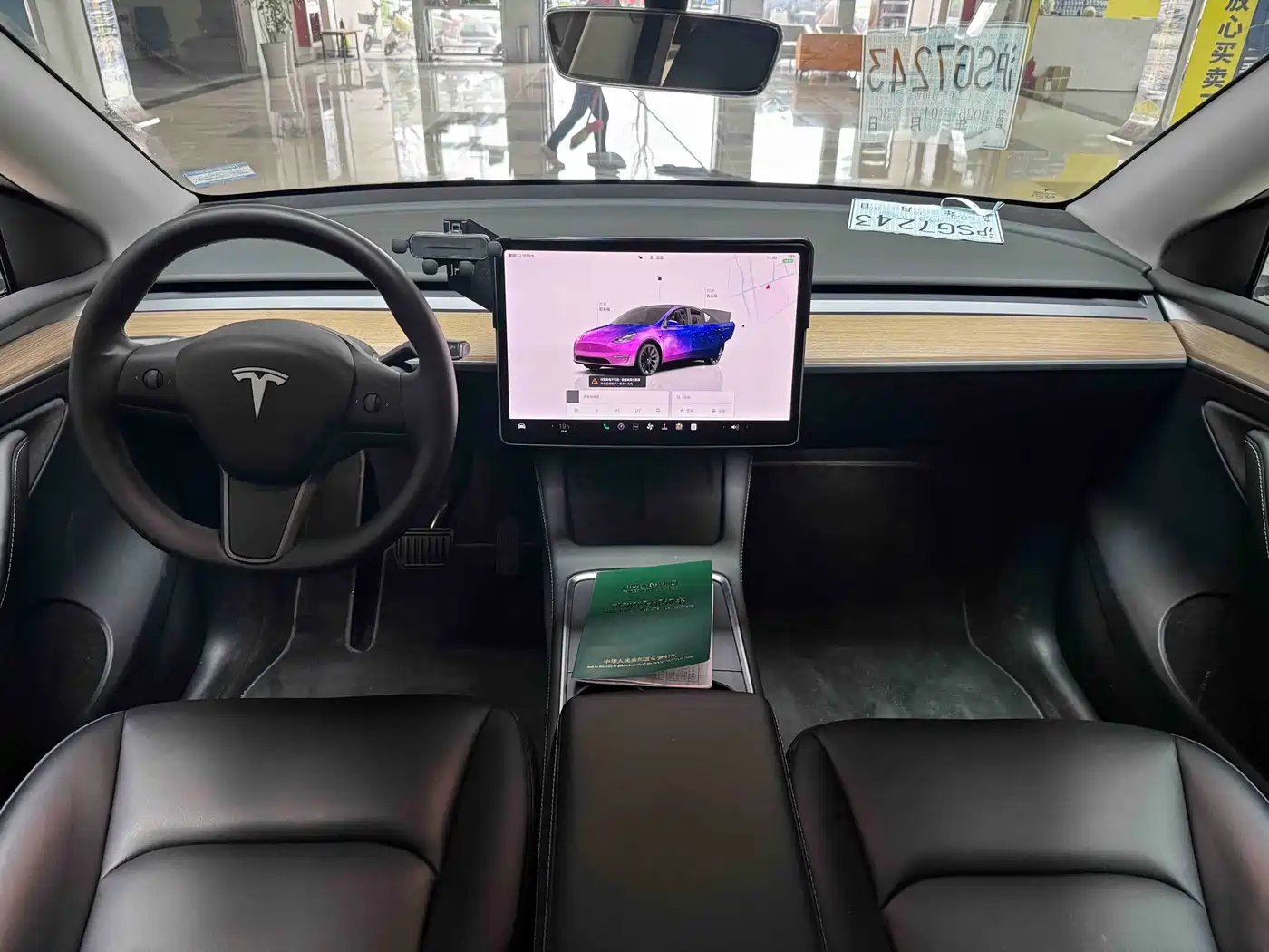 TESLA MODEL Y