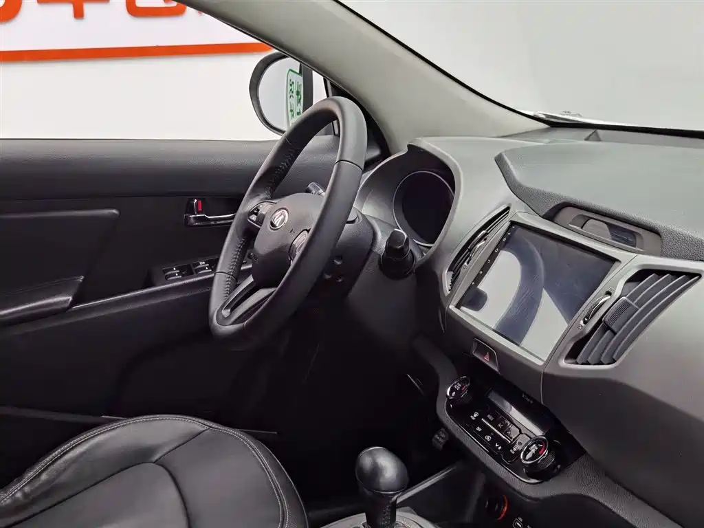 Kia Sportage 2015 2.0L Automatic 2WD GLS фото 22